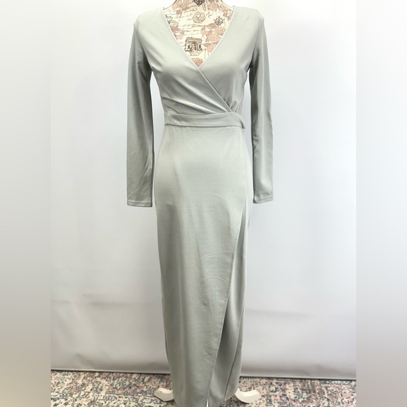 Kittenish Green Long Sleeve V-Neck Sheath Dress - Picture 5 of 15